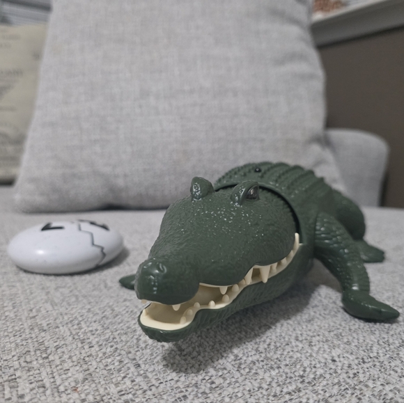 Discovery R/C Interactive Crocodile - Picture 10 of 11